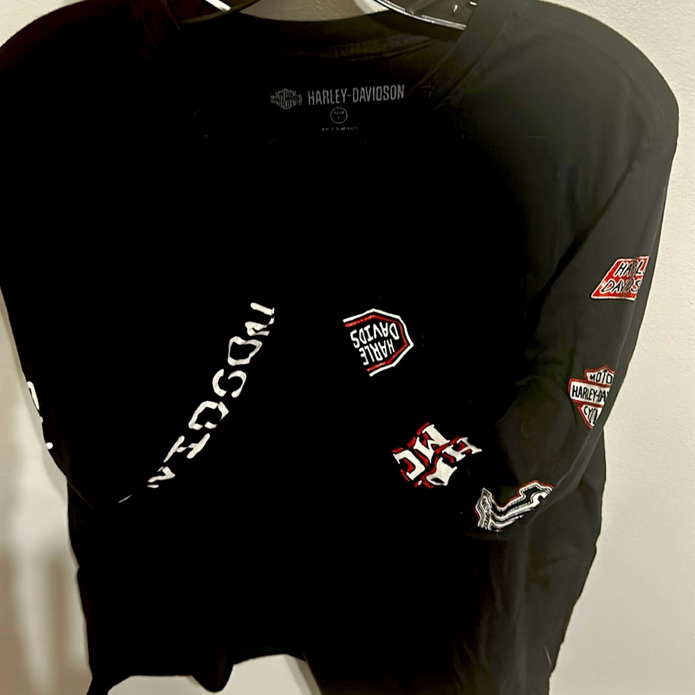 Crop black long sleeve T